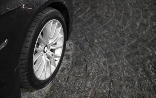 renault duster tyre size